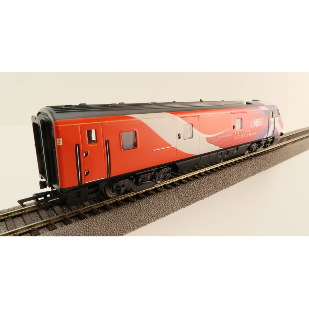 Hornby R40370 LNER Flying Scotsman Mk4 DVT Coach 82205 - Era 11 OO Scale