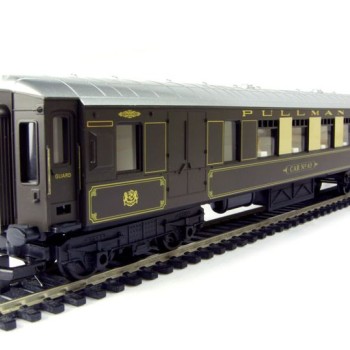 Hornby R4313 RailRoad Pullman Brake Parlour Car Passenger Coach - Era 3 OO Scale