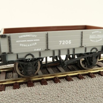 Hornby R60093 3 Plank Wagon T. Burnett - Era 3 OO Scale