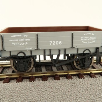 Hornby R60093 3 Plank Wagon T. Burnett - Era 3 OO Scale