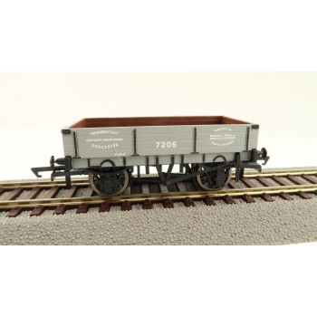 Hornby R60093 3 Plank Wagon T. Burnett - Era 3 OO Scale