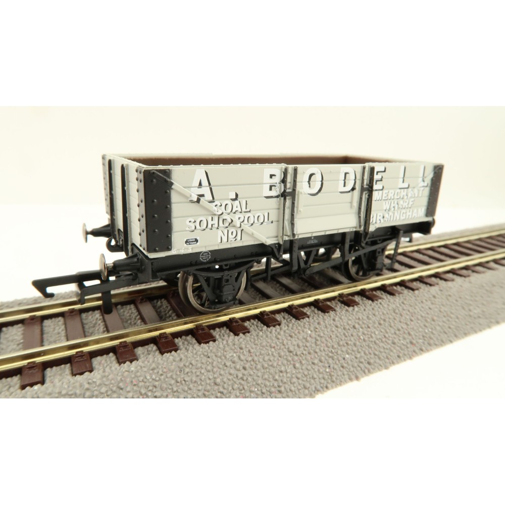 Hornby R60095 5 Plank Wagon A. Bodell - Era 3 OO Scale
