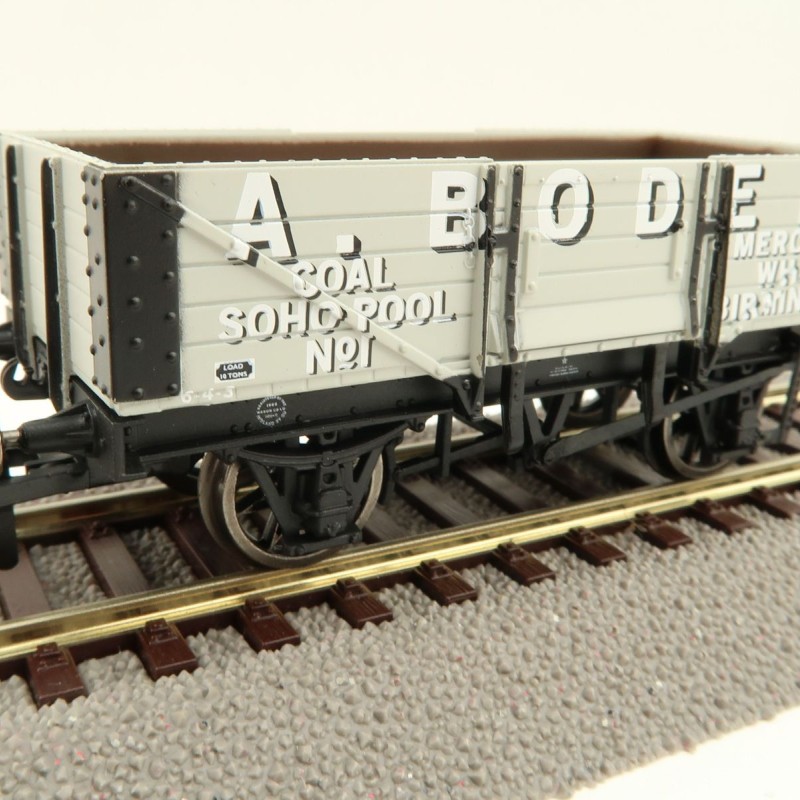 Hornby R60095 5 Plank Wagon A. Bodell - Era 3 OO Scale