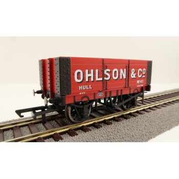 Hornby R60096 6 Plank Wagon Ohlson + Co - Era 3 OO Scale