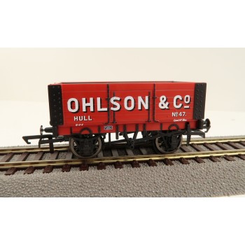 Hornby R60096 6 Plank Wagon Ohlson + Co - Era 3 OO Scale
