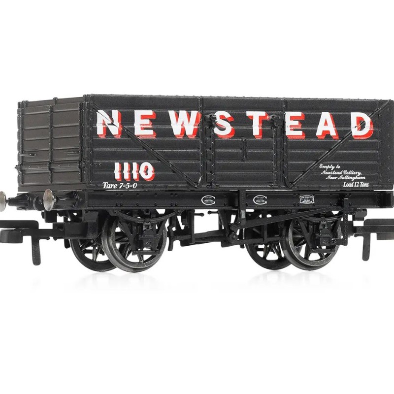 Hornby R60103 Triple Wagon Pack - B.W & Co J. James & Co & Newstead Colliery - Era 3