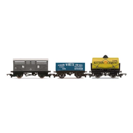 Hornby R60135 RailRoad Triple Wagon Pack LWB Open Wagon + Brake Van + SWB Wagon - Era 3