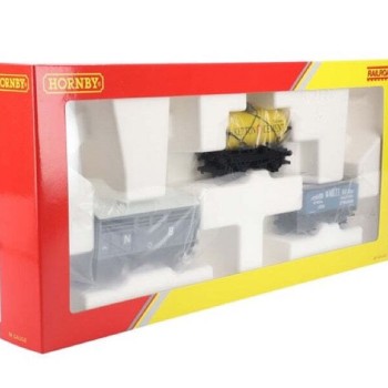 Hornby R60135 RailRoad Triple Wagon Pack LWB Open Wagon + Brake Van + SWB Wagon - Era 3