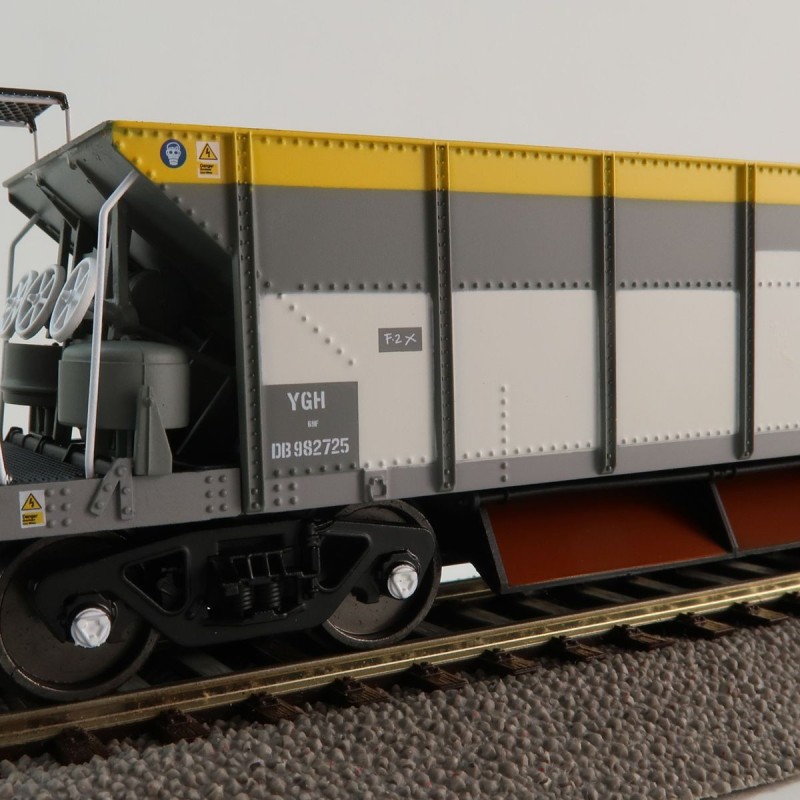 Hornby R60246 BR YGB Seacow Wagon DB982725 - Era 8 OO Scale