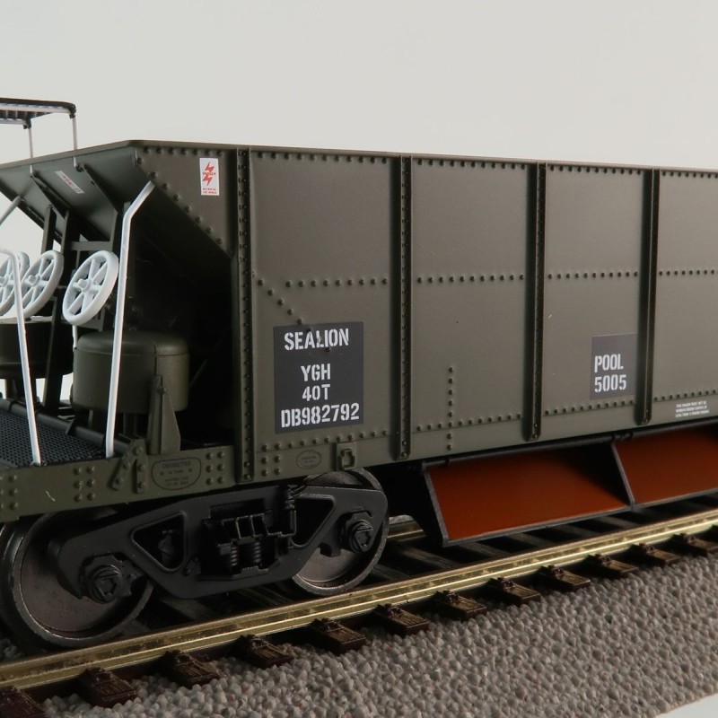 Hornby R60245 CIVIL ENGINEERING YGH Seacow Wagon DB982599 - Era 8 OO Scale