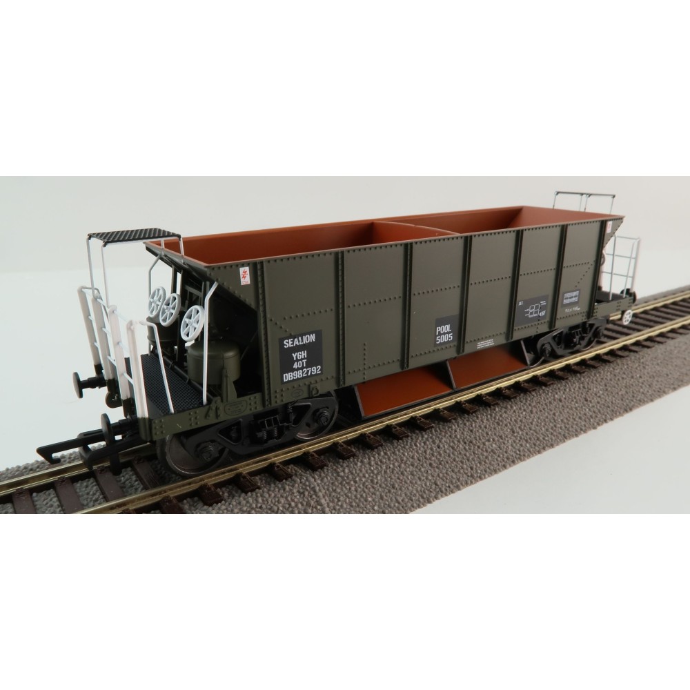 Hornby R60245 CIVIL ENGINEERING YGH Seacow Wagon DB982599 - Era 8 OO Scale