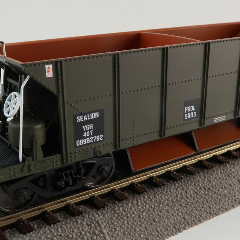 Hornby R60245 CIVIL ENGINEERING YGH Seacow Wagon DB982599 - Era 8 OO Scale