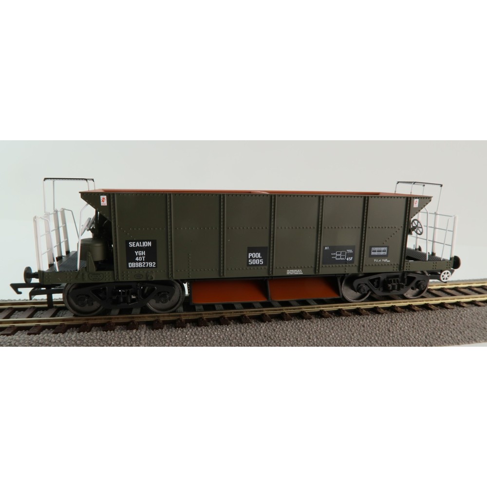 Hornby R60245 CIVIL ENGINEERING YGH Seacow Wagon DB982599 - Era 8 OO Scale