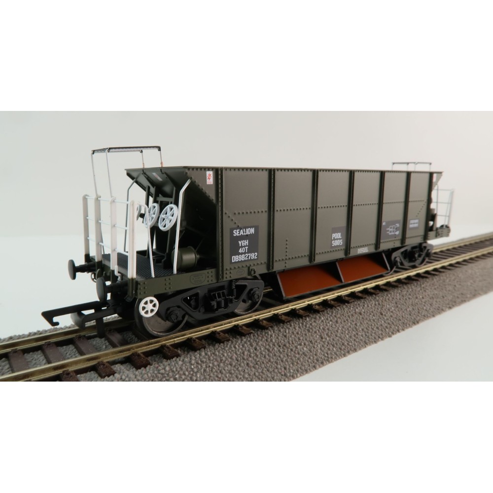Hornby R60245 CIVIL ENGINEERING YGH Seacow Wagon DB982599 - Era 8 OO Scale