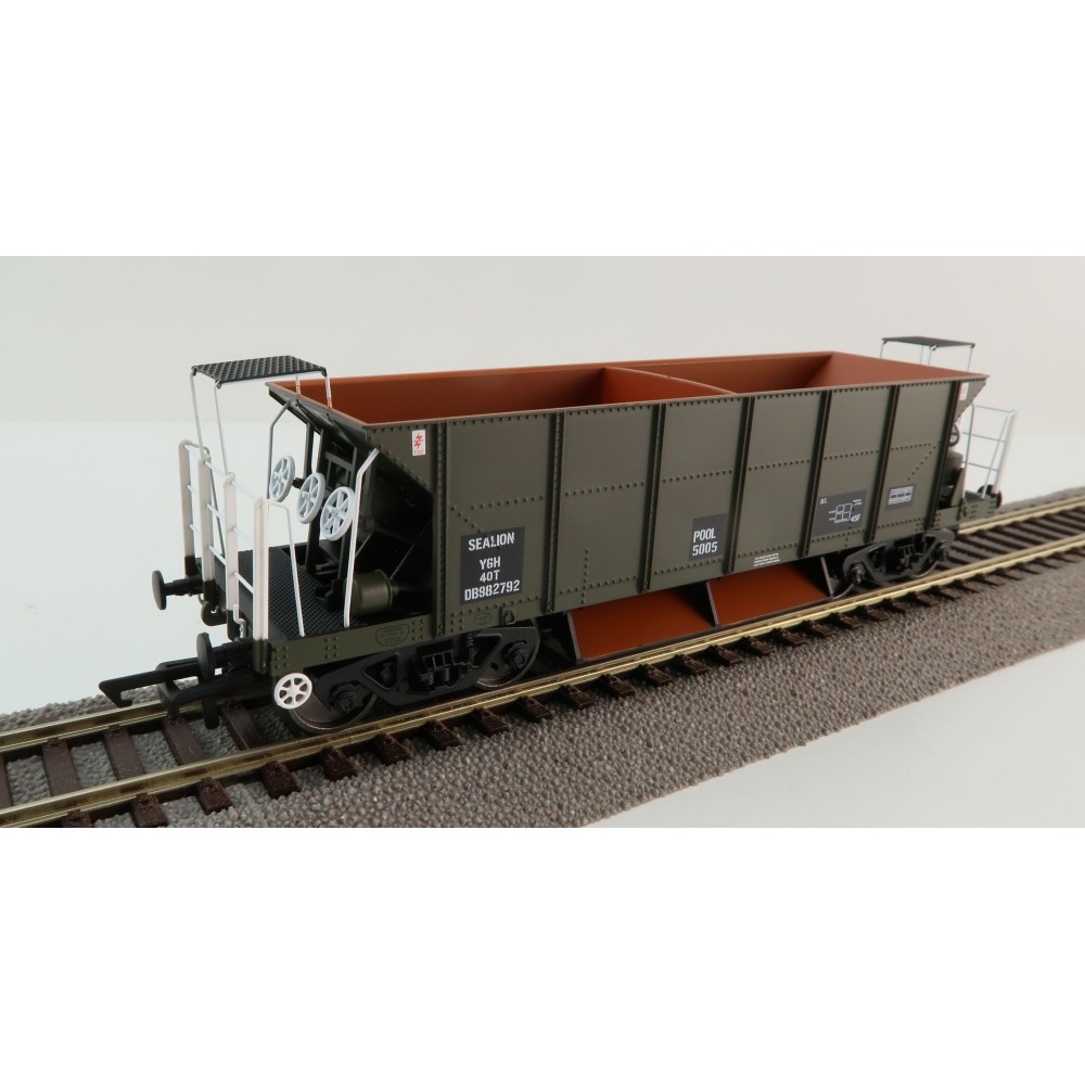 Hornby R60245 CIVIL ENGINEERING YGH Seacow Wagon DB982599 - Era 8 OO Scale
