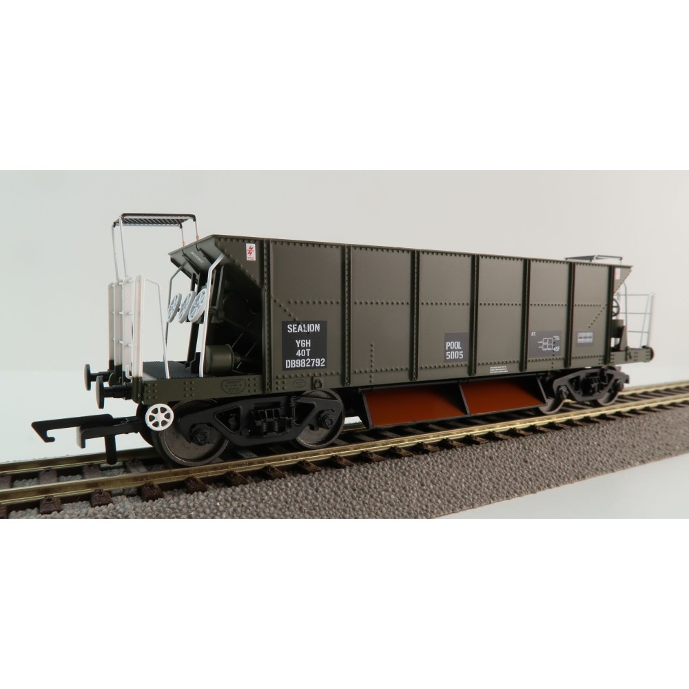 Hornby R60245 CIVIL ENGINEERING YGH Seacow Wagon DB982599 - Era 8 OO Scale