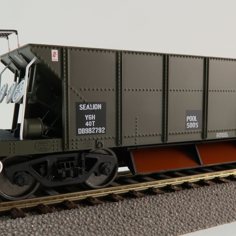 Hornby R60245 CIVIL ENGINEERING YGH Seacow Wagon DB982599 - Era 8 OO Scale