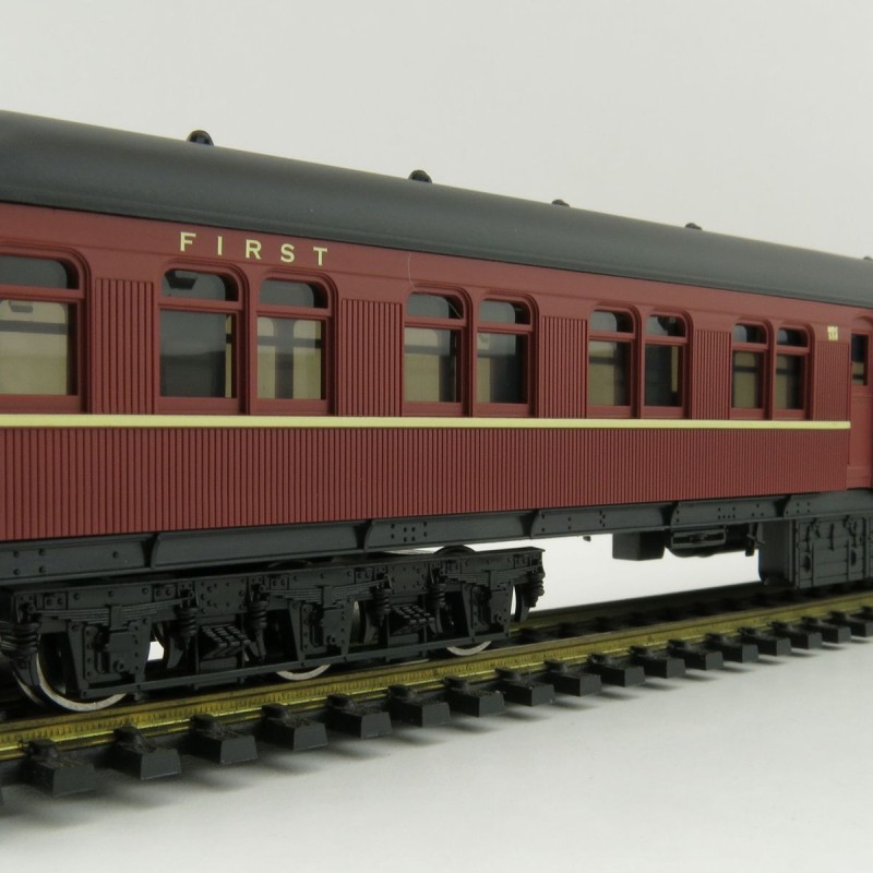 Lima HL4011 NSW MBE 1st Class Passenger Coach Period III - 1:87 Scale