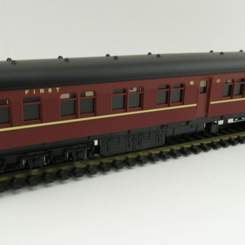 Lima HL4011 NSW MBE 1st Class Passenger Coach Period III - 1:87 Scale
