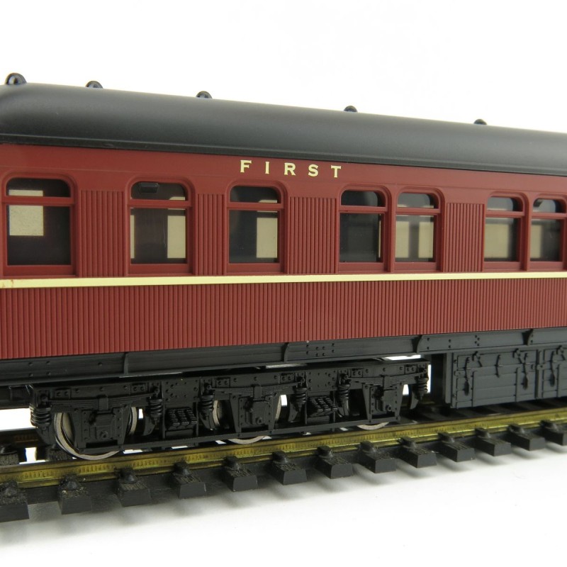 Lima HL4011 NSW MBE 1st Class Passenger Coach Period III - 1:87 Scale