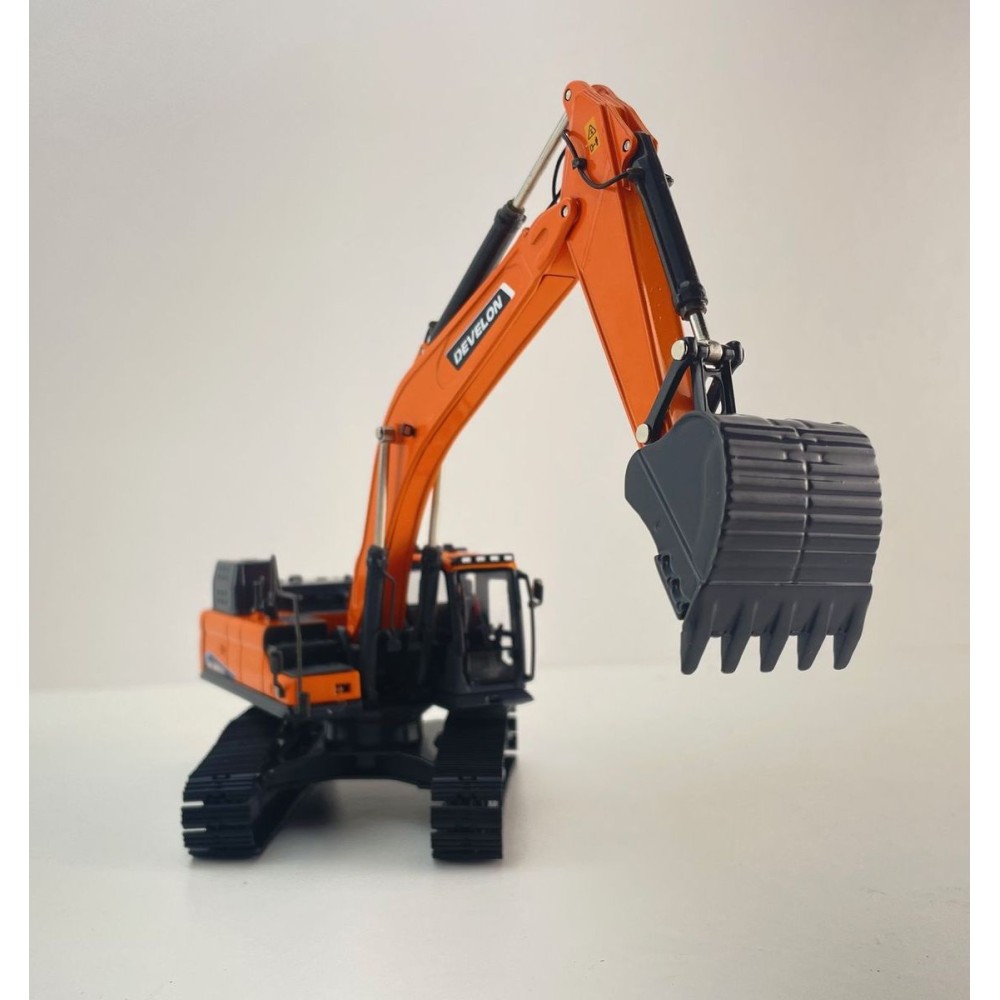 Develon - Develon DX380HD Hydraulic Crawler Excavator Diecast - Scale 1:50