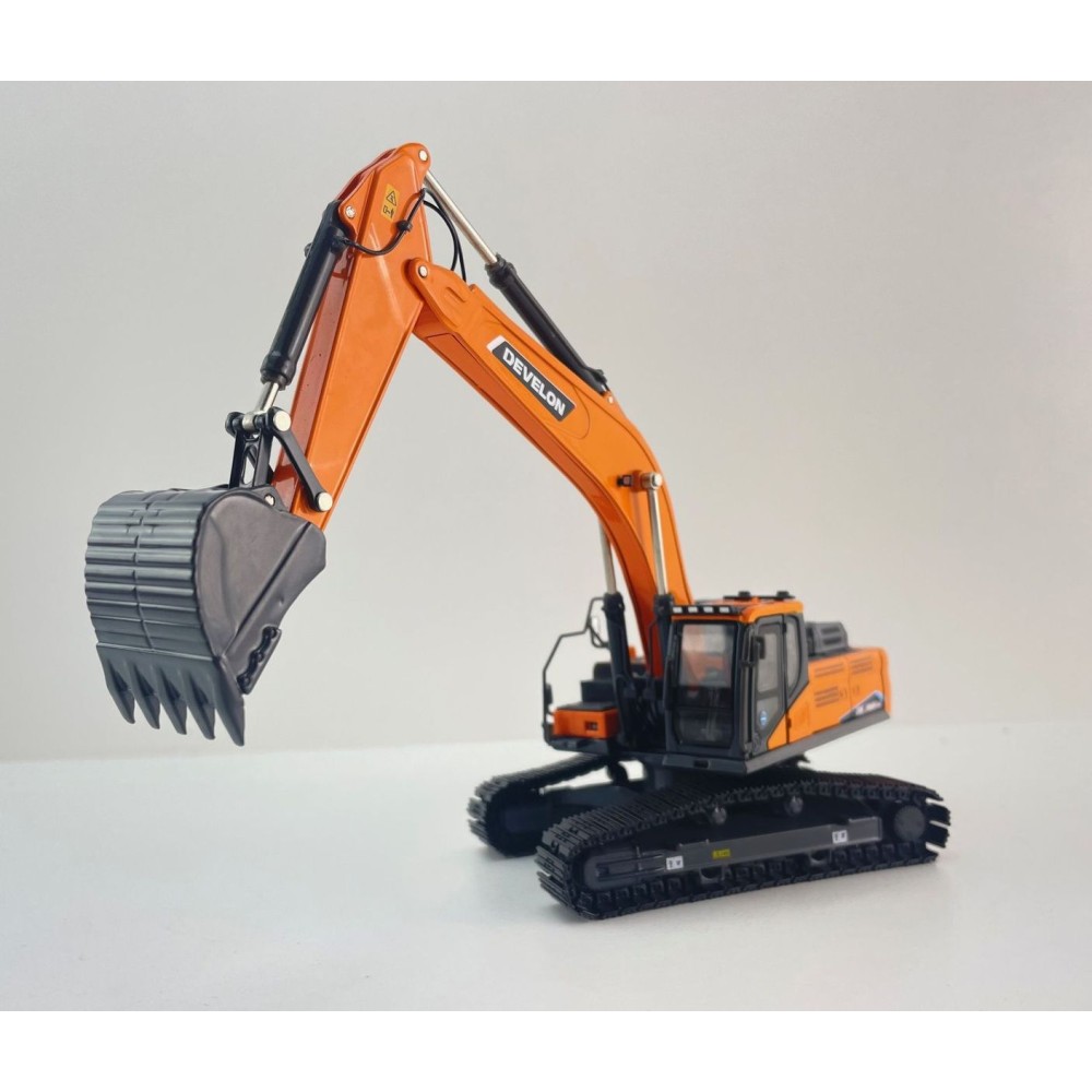 Develon - Develon DX380HD Hydraulic Crawler Excavator Diecast - Scale 1:50