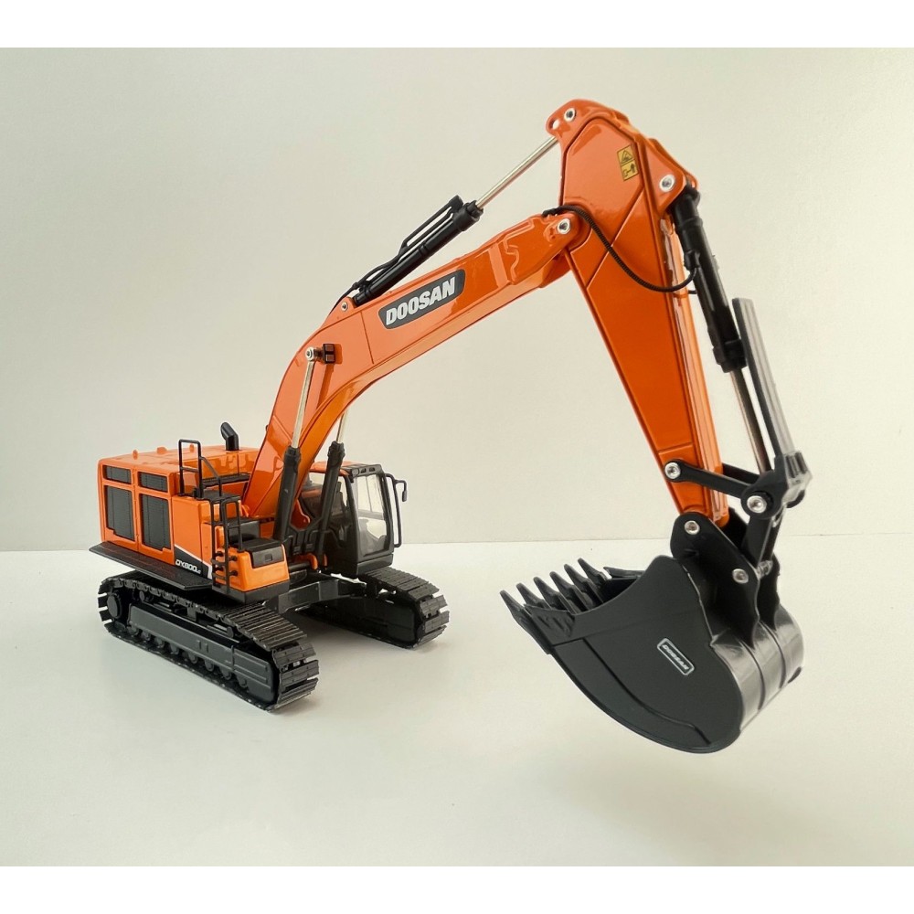 Doosan - Doosan DX800-LC-9 Large Hydraulic Crawler Excavator Diecast - Scale 1:50