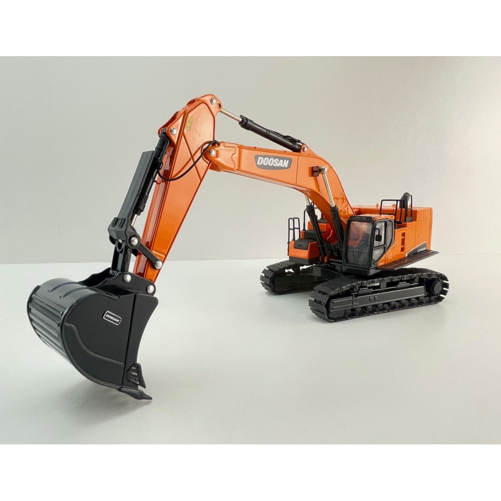 Develon - Develon DX380HD Hydraulic Crawler Excavator Diecast - Scale 1:50