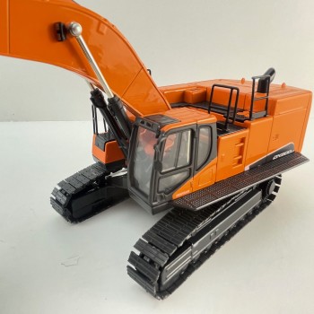 Doosan - Doosan DX800-LC-9 Large Hydraulic Crawler Excavator Diecast - Scale 1:50