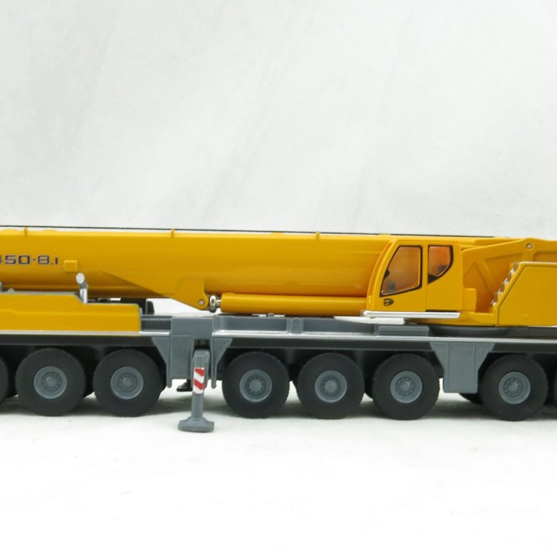 IMC Models 31-0134 - Liebherr LTM 1450-8.1 Mobile Crane - Scale 1:87