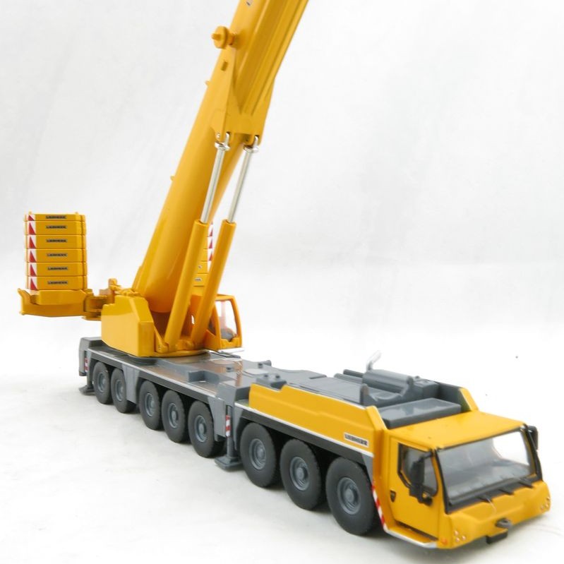 IMC Models 31-0134 - Liebherr LTM 1450-8.1 Mobile Crane - Scale 1:87