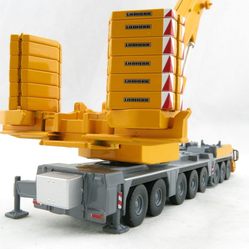 IMC Models 31-0134 - Liebherr LTM 1450-8.1 Mobile Crane - Scale 1:87