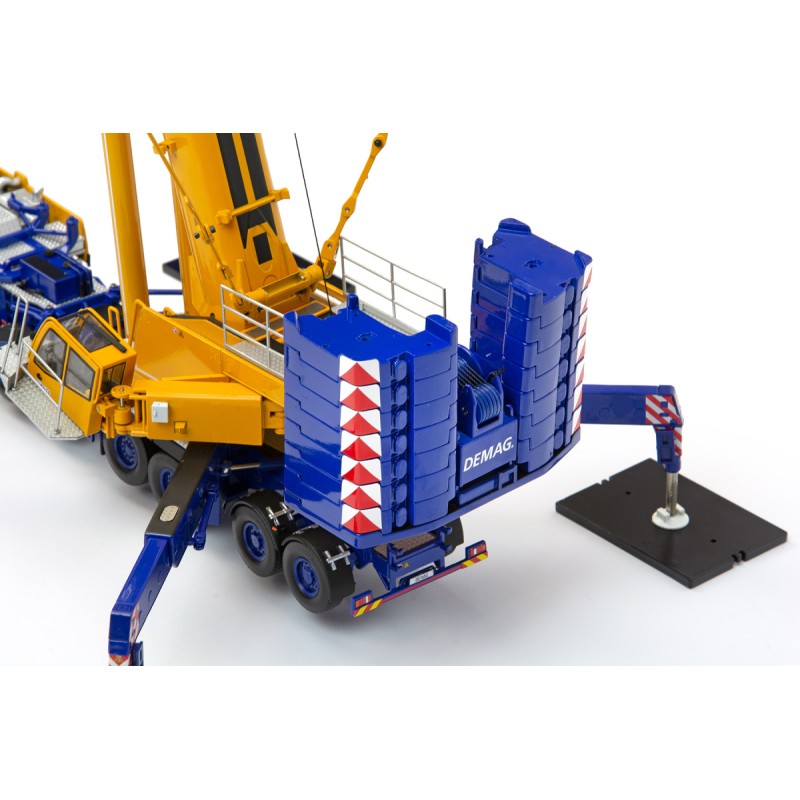 IMC Models 31-0141 Demag AC 700-9 All Terrain Mobile Crane Standard Edition - Scale 1:50