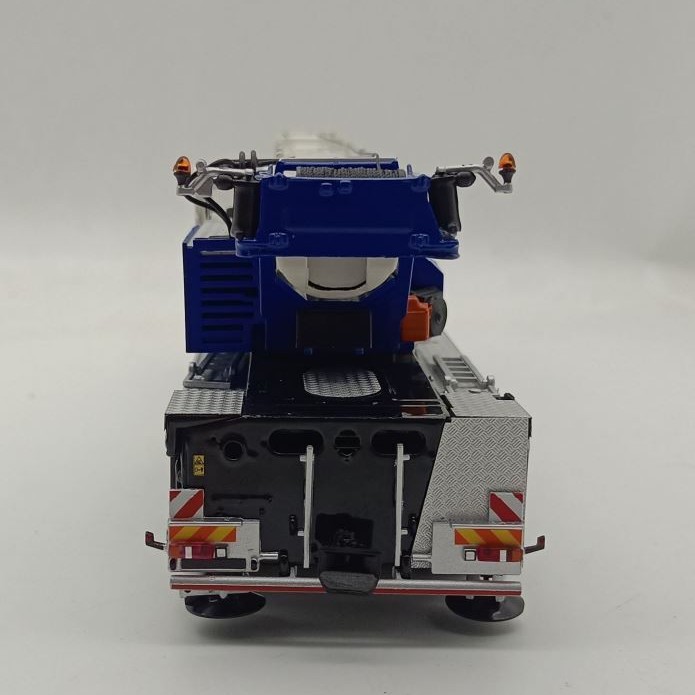 IMC Models 31-0274 Australian Demag AC 220-5 All Terrain Mobile Crane LCR Group - Scale 1:50