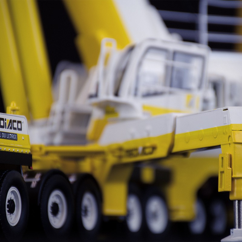 IMC Models 32-0138 Demag AC 700-9 All Terrain Mobile Crane Mediaco - Scale 1:50