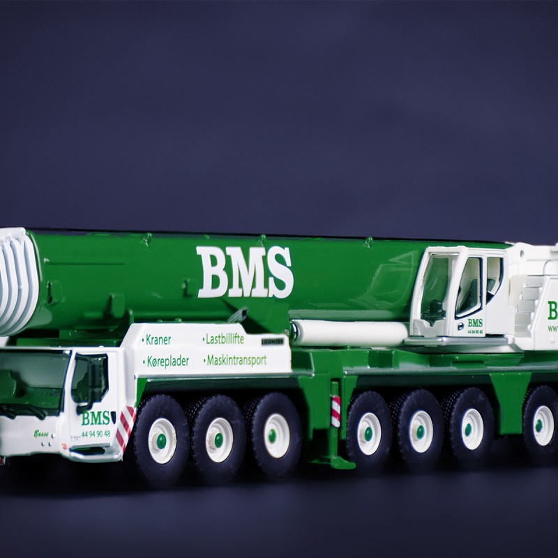 IMC Models 32-0144 - BMS Liebherr LTM 1450-8.1 Mobile Crane - Scale 1:87