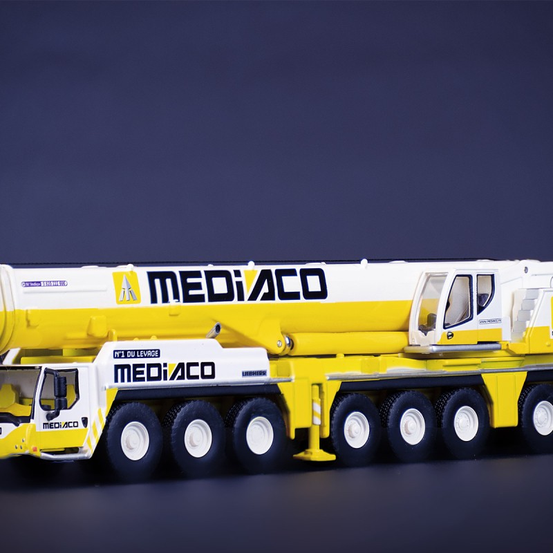 IMC Models 32-0153 - Mediaco Liebherr LTM 1450-8.1 Mobile Crane - Scale 1:87