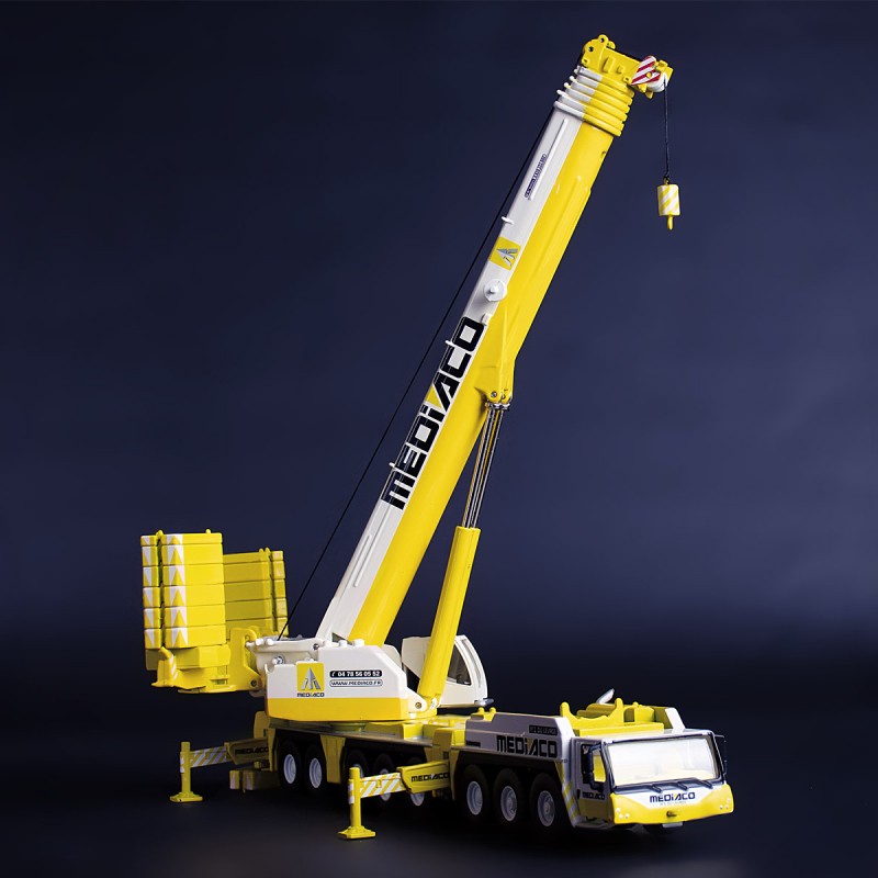 IMC Models 32-0153 - Mediaco Liebherr LTM 1450-8.1 Mobile Crane - Scale 1:87