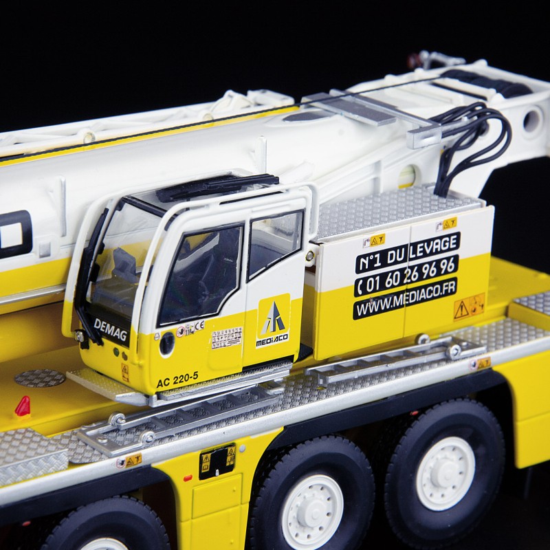 IMC Models 33-0118 Demag AC 220-5 All Terrain Mobile Crane - Mediaco - Scale 1:50