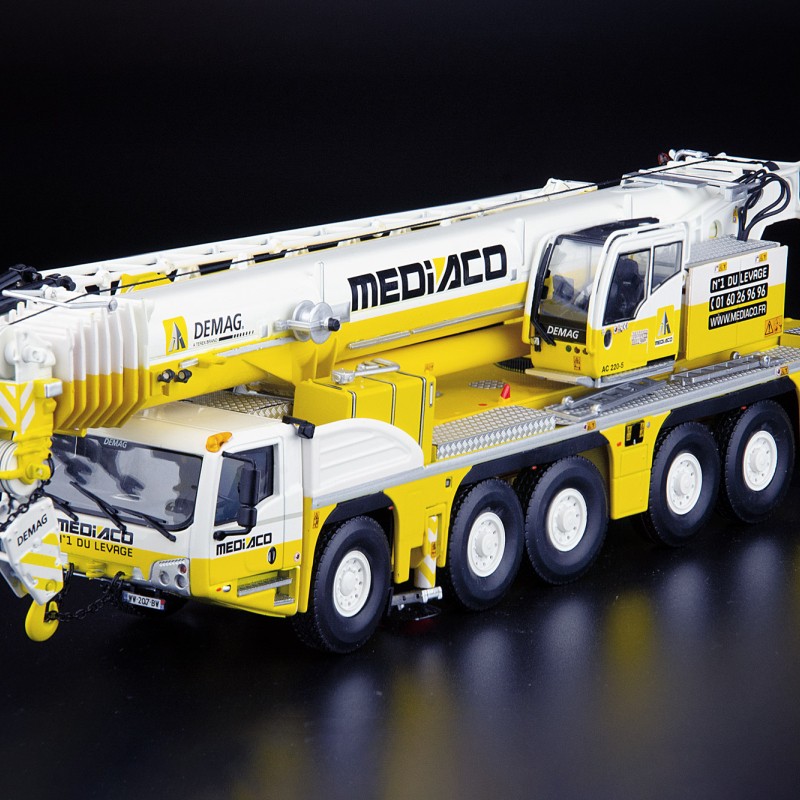 IMC Models 33-0118 Demag AC 220-5 All Terrain Mobile Crane - Mediaco - Scale 1:50