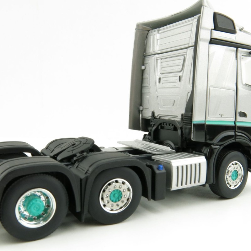 IMC Models 33-0120 Mercedes-Benz Actros StreamSpace 6x2 Actros 1 Silver Edition 1:50