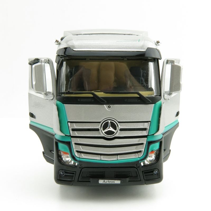 IMC Models 33-0120 Mercedes-Benz Actros StreamSpace 6x2 Actros 1 Silver Edition 1:50