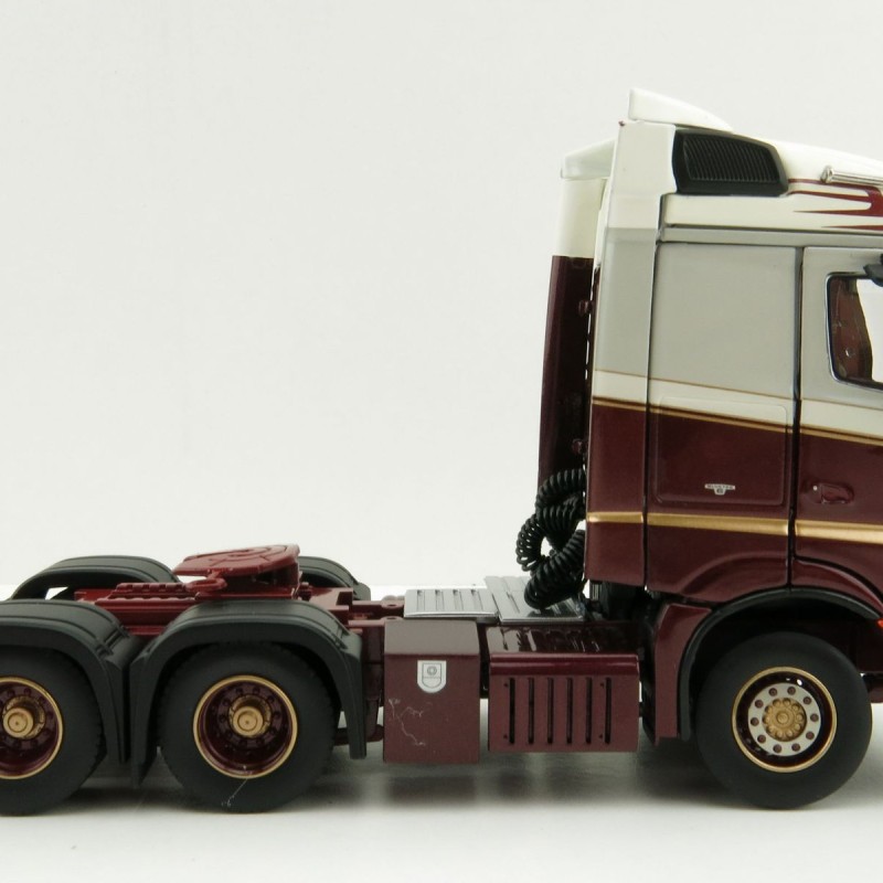 IMC Models 33-0121 Mercedes-Benz Arocs StreamSpace 6x4 - Nordic Edition 1:50