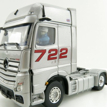 IMC Models 33-0123 Mercedes-Benz Actros 722 GigaSpace 4x2 Sir Stirling Moss 1:50