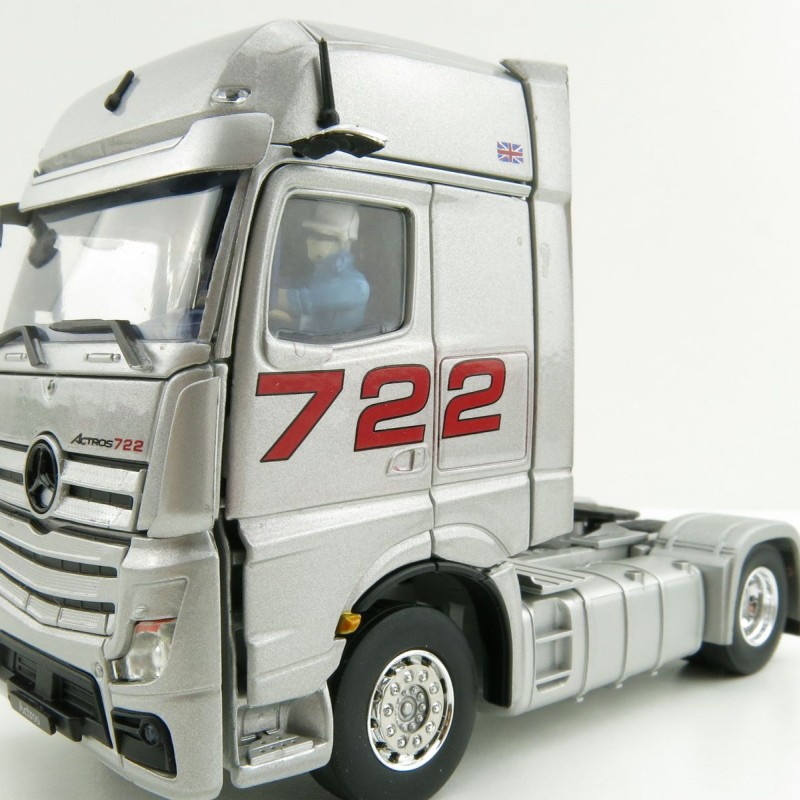 IMC Models 33-0123 Mercedes-Benz Actros 722 GigaSpace 4x2 Sir Stirling Moss 1:50