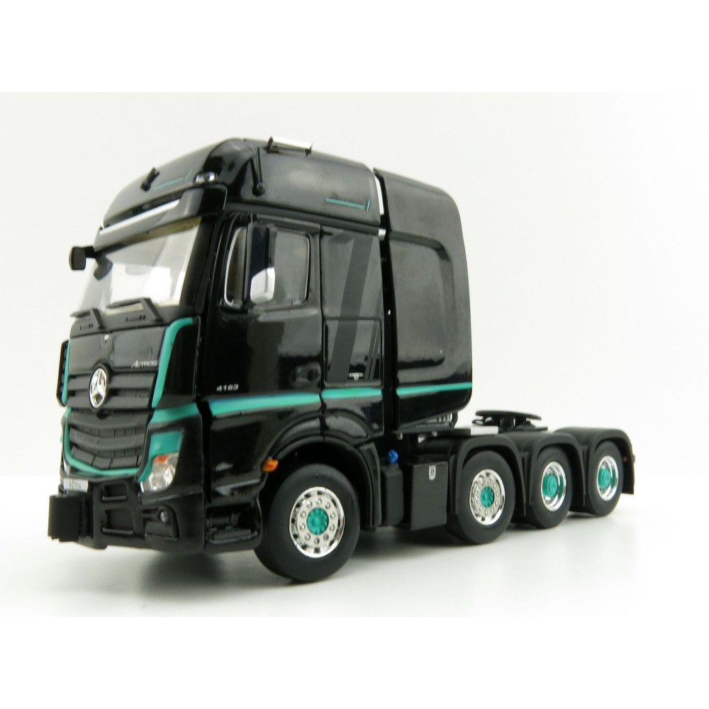IMC Models 33-0126 Mercedes-Benz Actros SLT BigSpace 8x4 - Actros 1 Black Edition 1:50