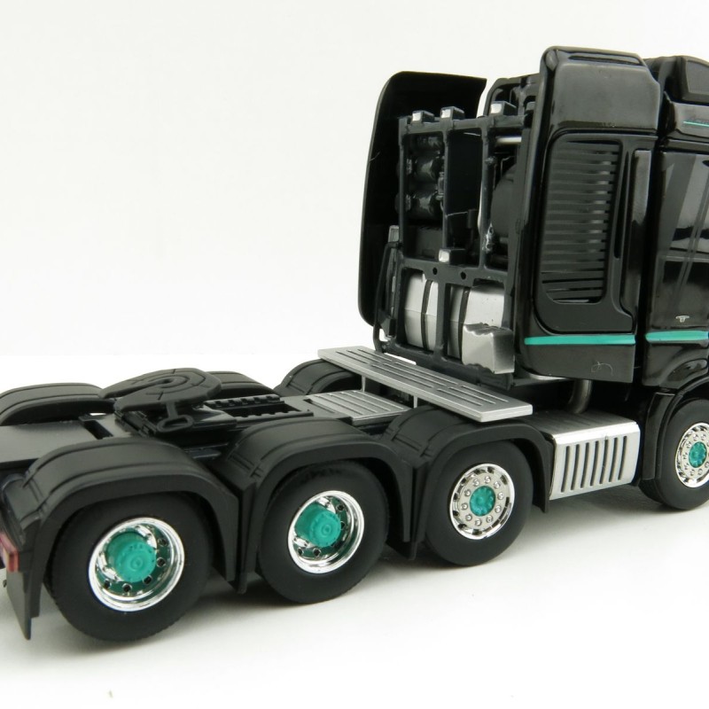 IMC Models 33-0126 Mercedes-Benz Actros SLT BigSpace 8x4 - Actros 1 Black Edition 1:50