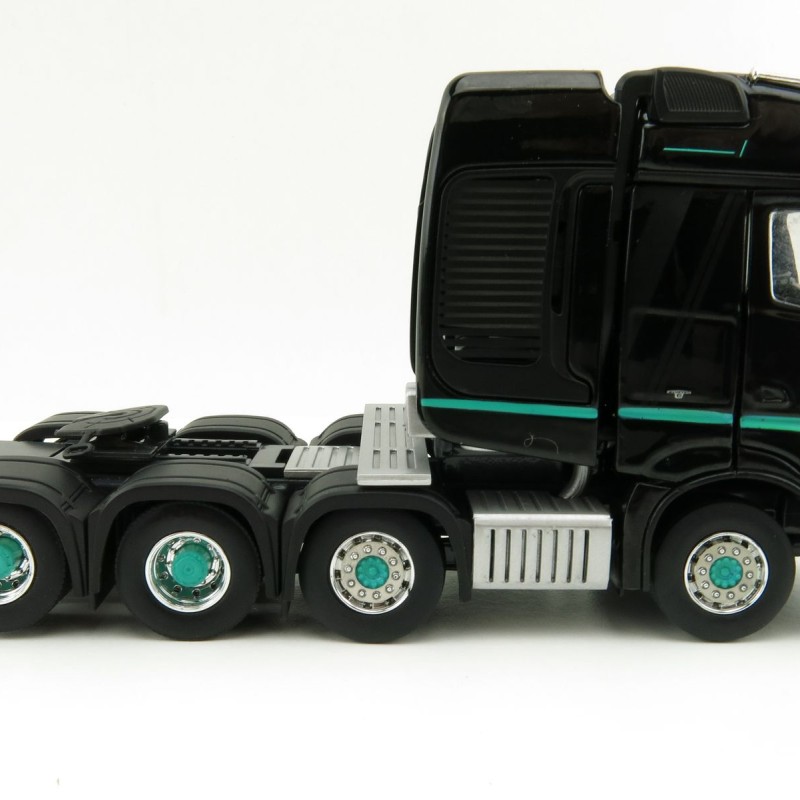 IMC Models 33-0126 Mercedes-Benz Actros SLT BigSpace 8x4 - Actros 1 Black Edition 1:50
