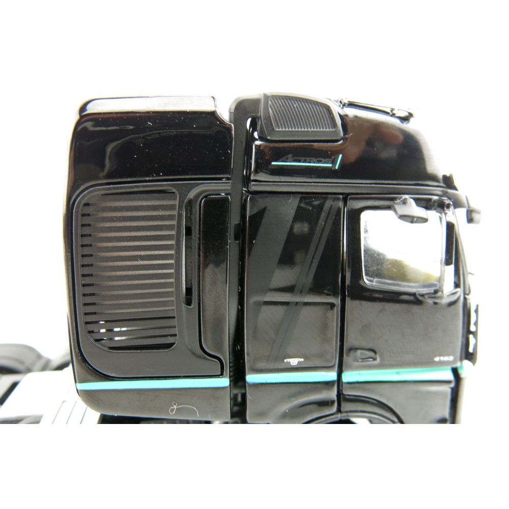 IMC Models 33-0126 Mercedes-Benz Actros SLT BigSpace 8x4 - Actros 1 Black Edition 1:50