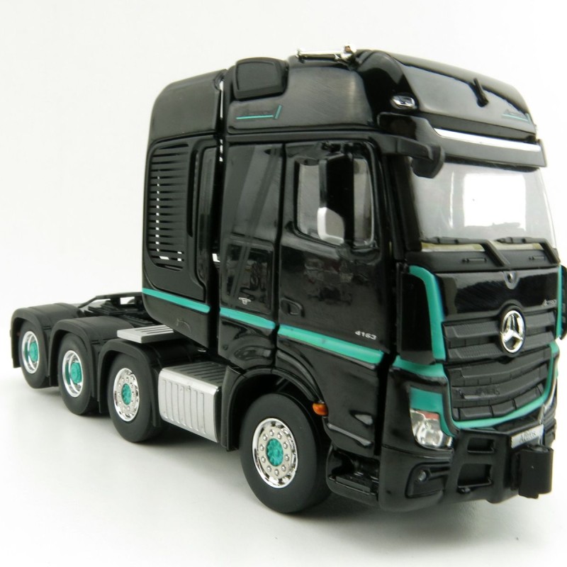 IMC Models 33-0126 Mercedes-Benz Actros SLT BigSpace 8x4 - Actros 1 Black Edition 1:50